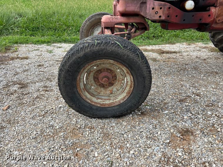 image for item EO4395 1958 Ford 901 tractor
