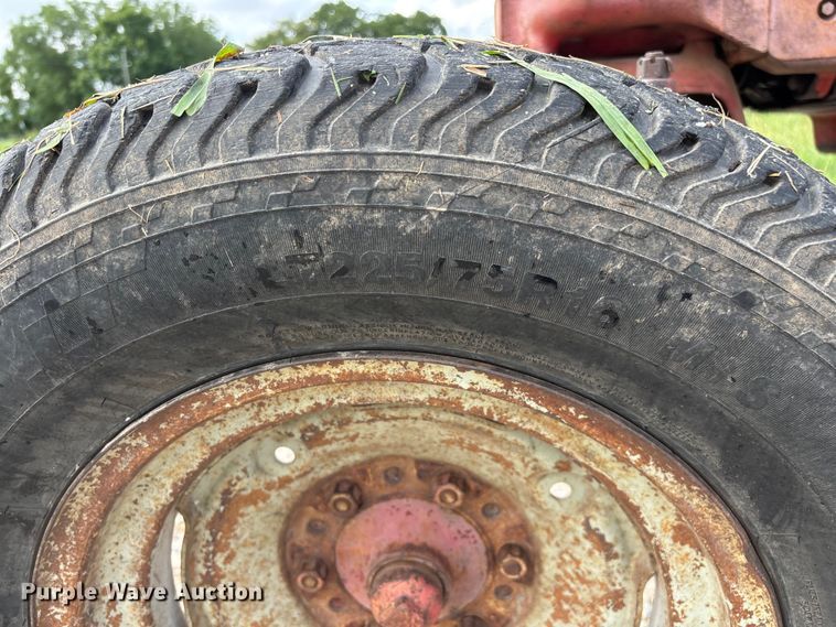 image for item EO4395 1958 Ford 901 tractor