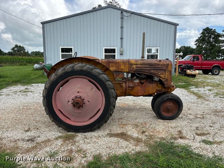 image for item EO4399 1948 Minneapolis-Moline ZTU tractor