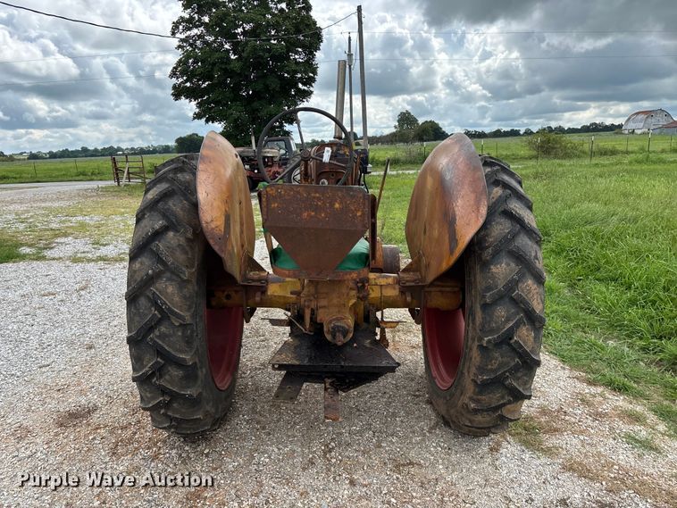 image for item EO4399 1948 Minneapolis-Moline ZTU tractor
