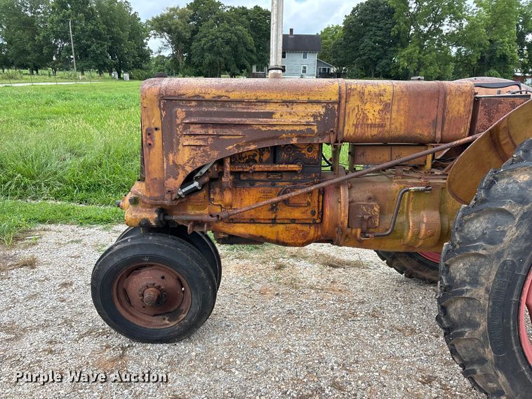 image for item EO4399 1948 Minneapolis-Moline ZTU tractor