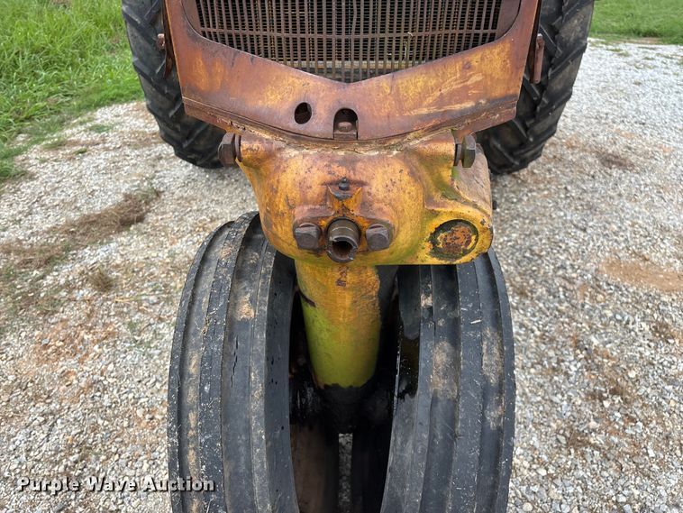 image for item EO4399 1948 Minneapolis-Moline ZTU tractor