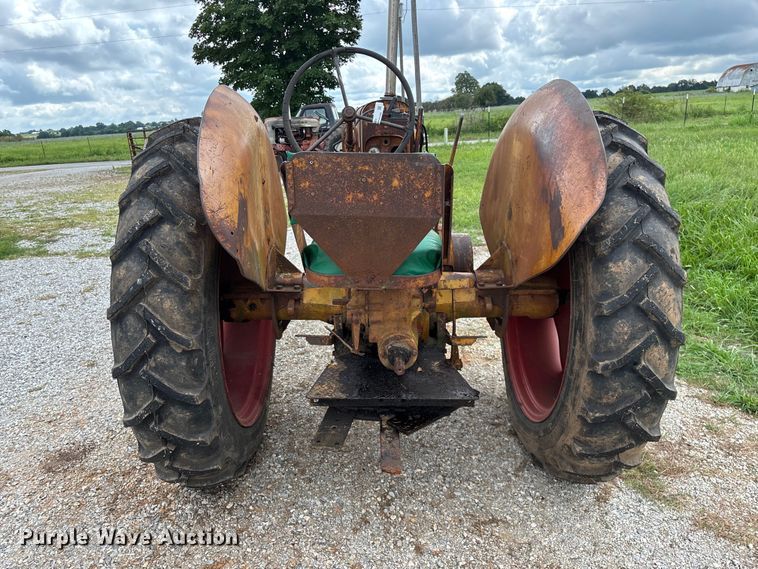 image for item EO4399 1948 Minneapolis-Moline ZTU tractor
