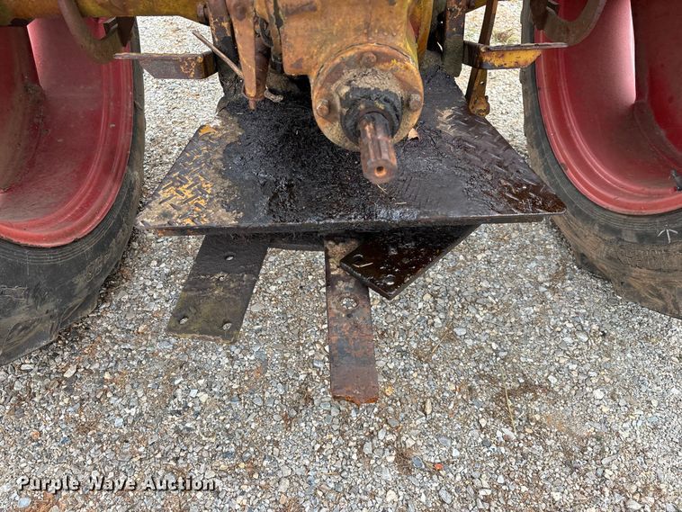 image for item EO4399 1948 Minneapolis-Moline ZTU tractor