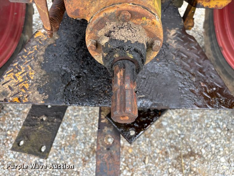 image for item EO4399 1948 Minneapolis-Moline ZTU tractor