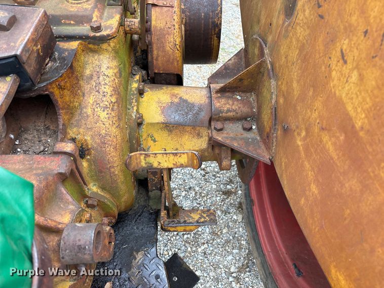 image for item EO4399 1948 Minneapolis-Moline ZTU tractor