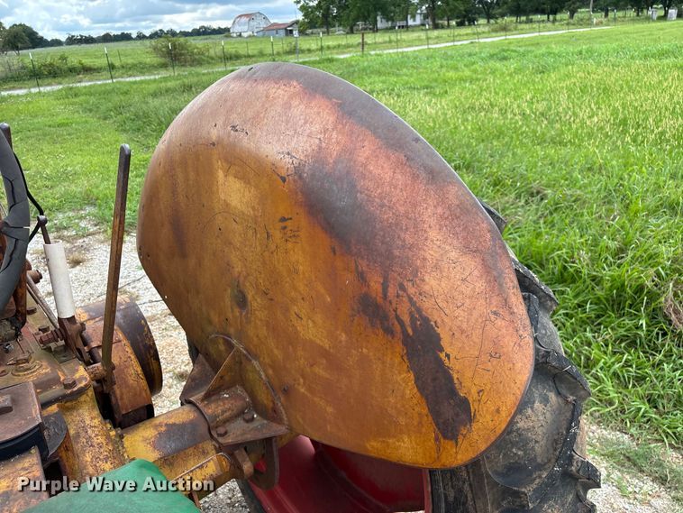 image for item EO4399 1948 Minneapolis-Moline ZTU tractor