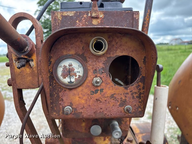 image for item EO4399 1948 Minneapolis-Moline ZTU tractor