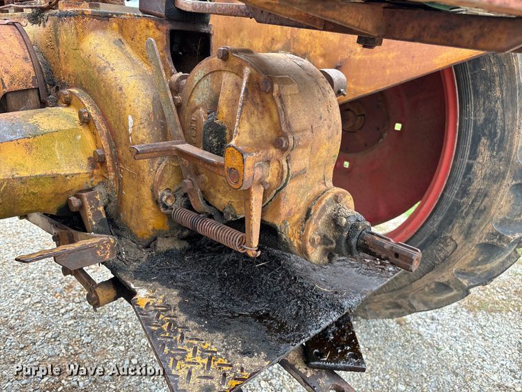 image for item EO4399 1948 Minneapolis-Moline ZTU tractor
