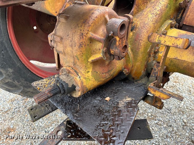 image for item EO4399 1948 Minneapolis-Moline ZTU tractor