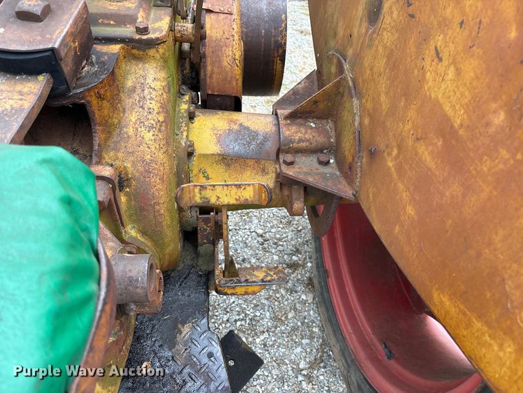 image for item EO4399 1948 Minneapolis-Moline ZTU tractor