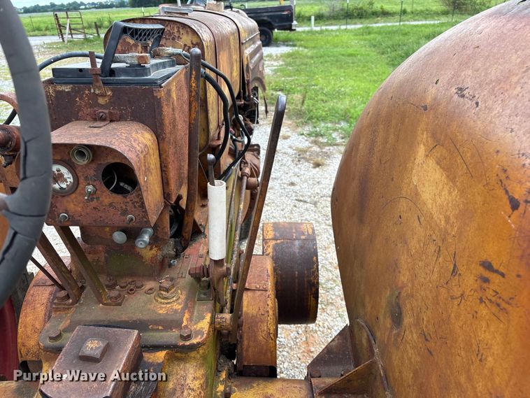 image for item EO4399 1948 Minneapolis-Moline ZTU tractor