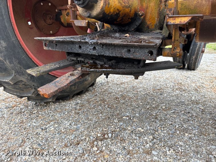 image for item EO4399 1948 Minneapolis-Moline ZTU tractor