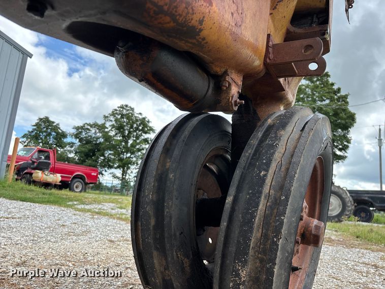 image for item EO4399 1948 Minneapolis-Moline ZTU tractor