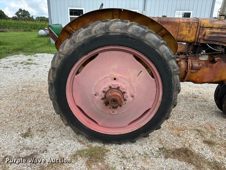image for item EO4399 1948 Minneapolis-Moline ZTU tractor