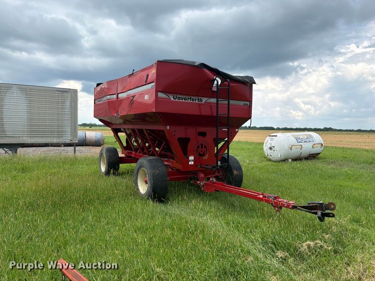 image for item EO8630 Unverferth GW-630 gravity wagon