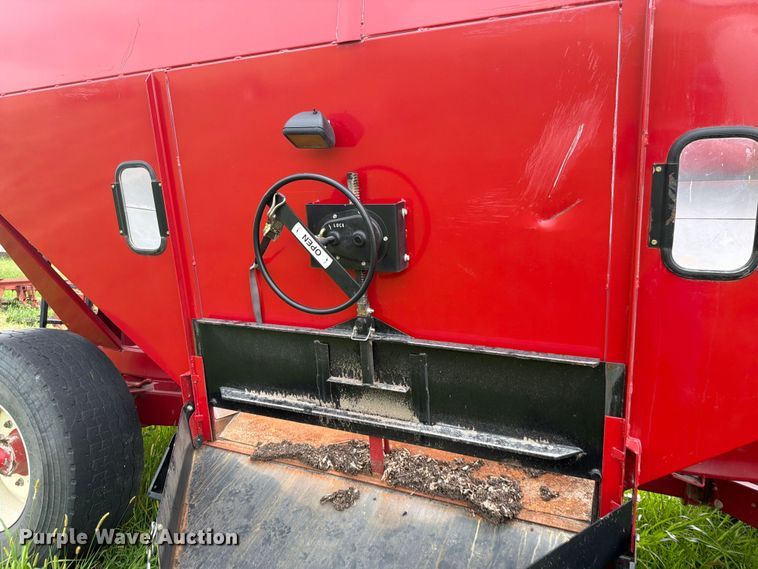 image for item EO8630 Unverferth GW-630 gravity wagon