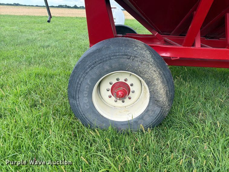 image for item EO8630 Unverferth GW-630 gravity wagon