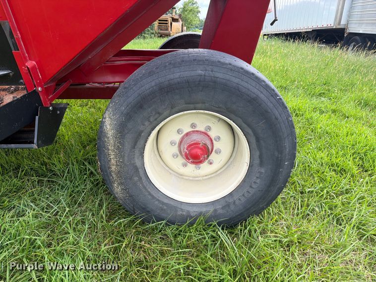 image for item EO8630 Unverferth GW-630 gravity wagon