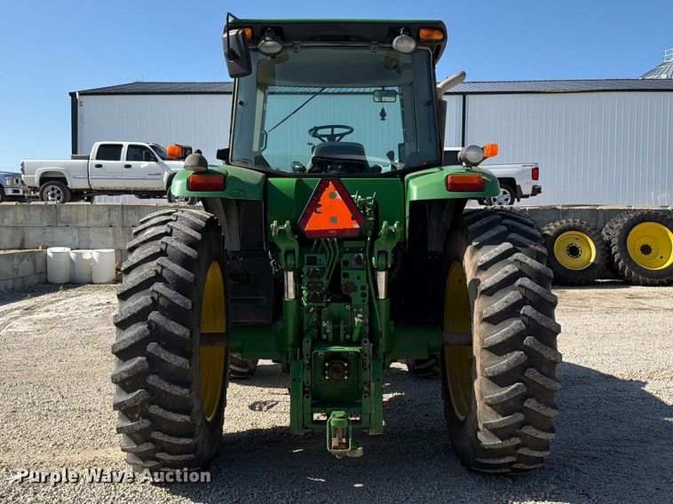 image for item EO8639 2007 John Deere 7830 MFWD tractor