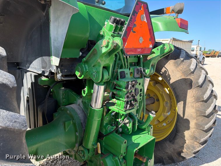 image for item EO8639 2007 John Deere 7830 MFWD tractor