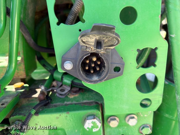 image for item EO8639 2007 John Deere 7830 MFWD tractor