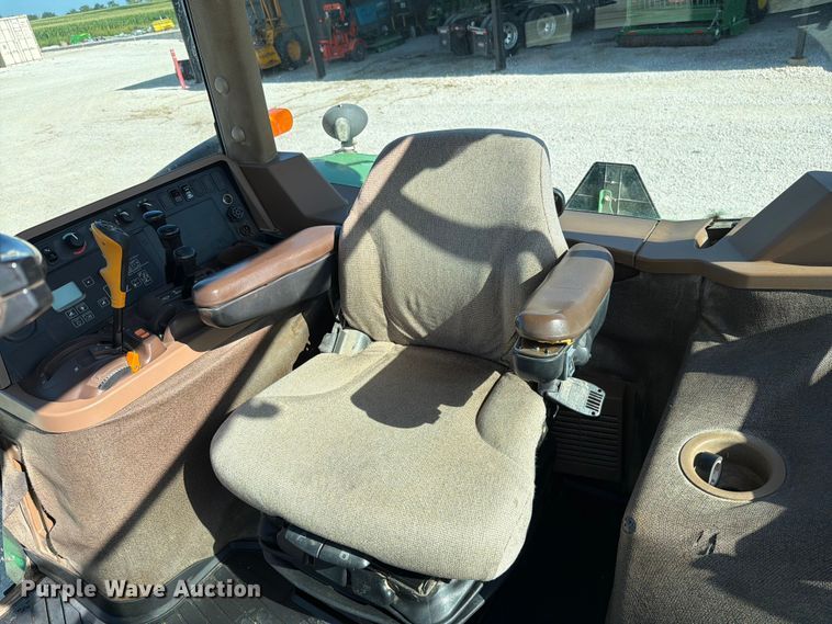 image for item EO8639 2007 John Deere 7830 MFWD tractor