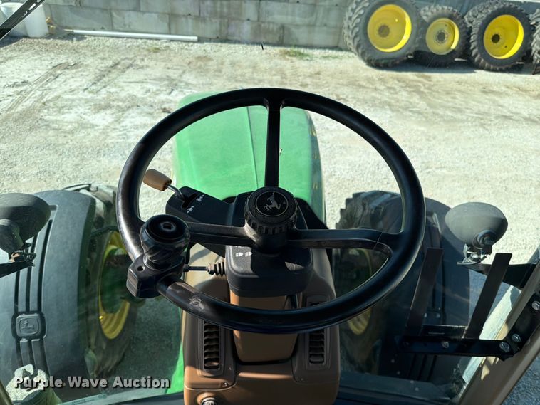 image for item EO8639 2007 John Deere 7830 MFWD tractor