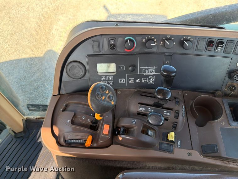 image for item EO8639 2007 John Deere 7830 MFWD tractor