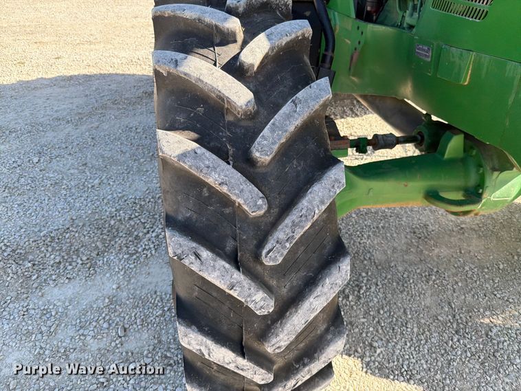 image for item EO8639 2007 John Deere 7830 MFWD tractor