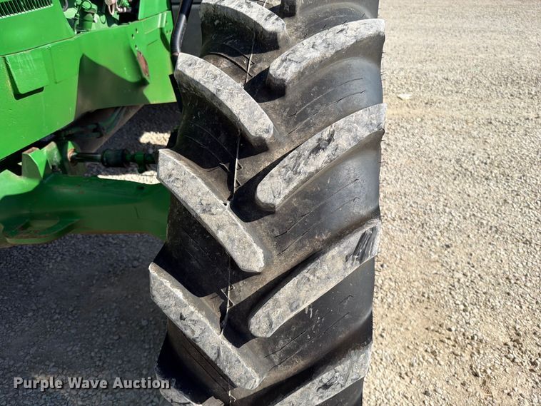 image for item EO8639 2007 John Deere 7830 MFWD tractor