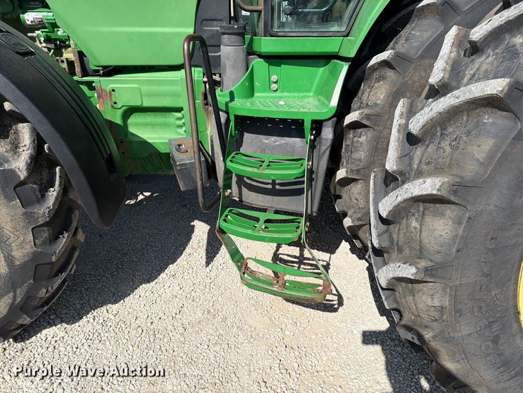 image for item EO8640 2004 John Deere 8320 MFWD tractor