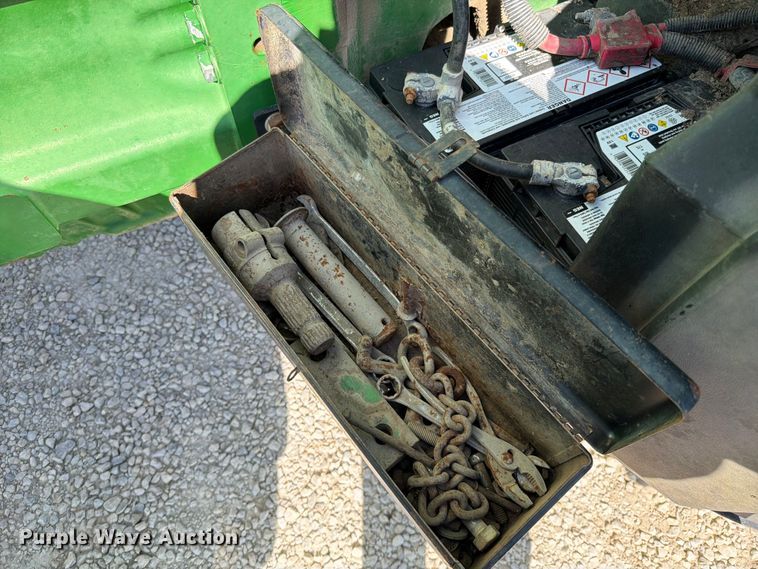 image for item EO8640 2004 John Deere 8320 MFWD tractor