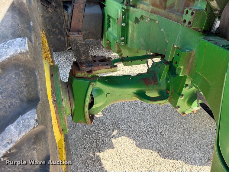 image for item EO8640 2004 John Deere 8320 MFWD tractor