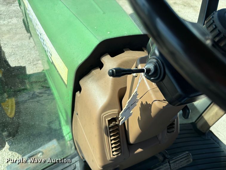 image for item EO8640 2004 John Deere 8320 MFWD tractor