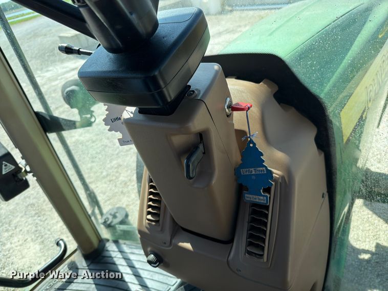 image for item EO8640 2004 John Deere 8320 MFWD tractor