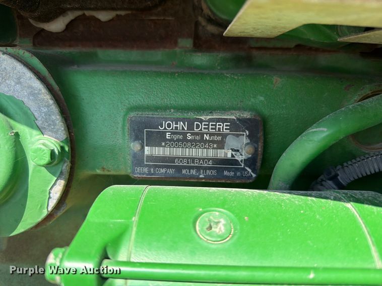 image for item EO8640 2004 John Deere 8320 MFWD tractor