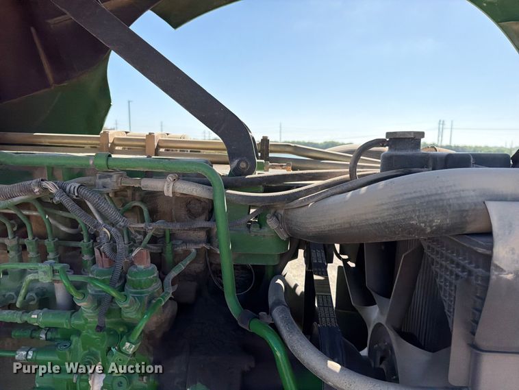 image for item EO8640 2004 John Deere 8320 MFWD tractor