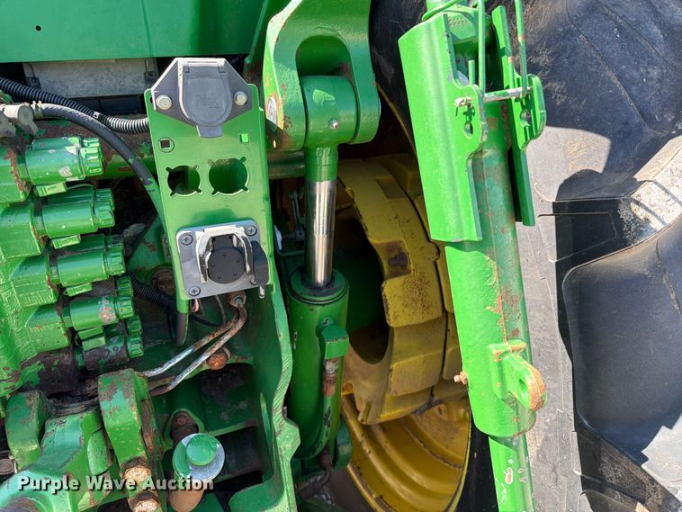 image for item EO8640 2004 John Deere 8320 MFWD tractor