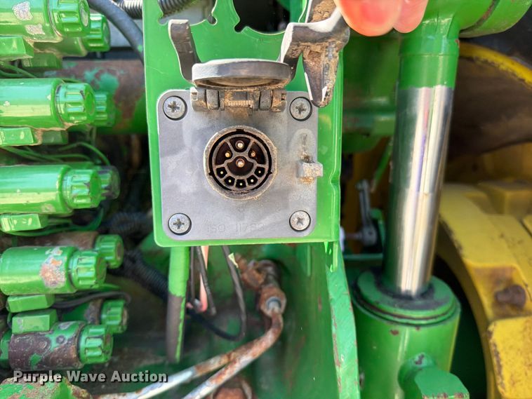image for item EO8640 2004 John Deere 8320 MFWD tractor