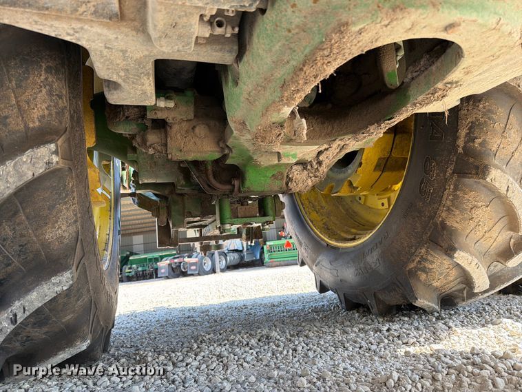 image for item EO8640 2004 John Deere 8320 MFWD tractor