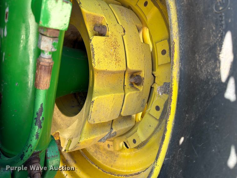 image for item EO8640 2004 John Deere 8320 MFWD tractor