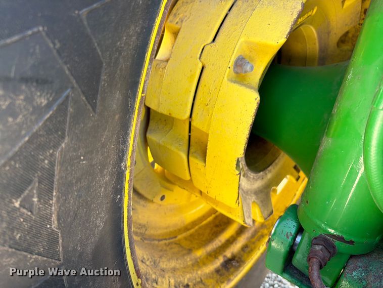 image for item EO8640 2004 John Deere 8320 MFWD tractor