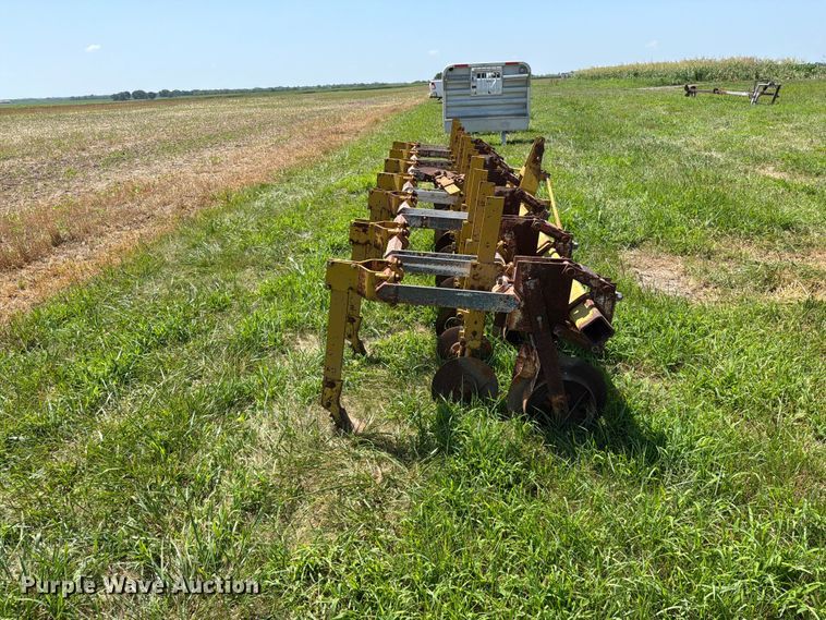 image for item EO8646 Buffalo 4600-6 row crop cultivator