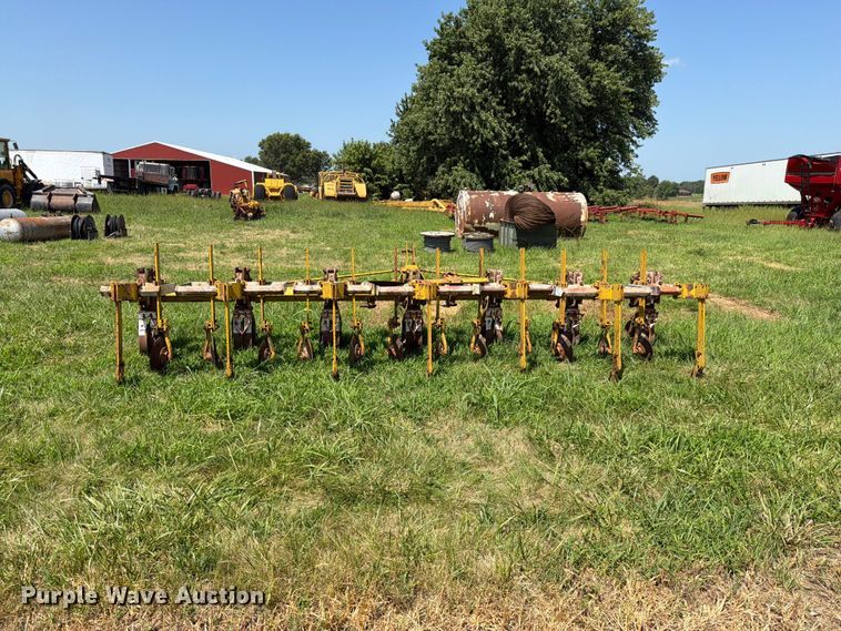 image for item EO8646 Buffalo 4600-6 row crop cultivator