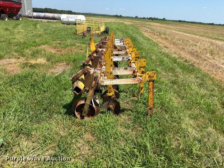 image for item EO8646 Buffalo 4600-6 row crop cultivator