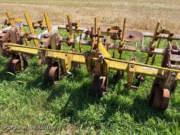 image for item EO8646 Buffalo 4600-6 row crop cultivator