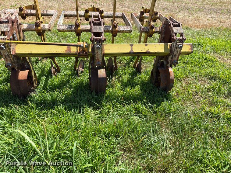 image for item EO8646 Buffalo 4600-6 row crop cultivator