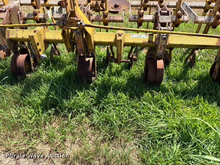 image for item EO8646 Buffalo 4600-6 row crop cultivator