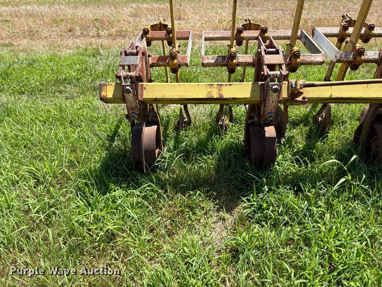 image for item EO8646 Buffalo 4600-6 row crop cultivator